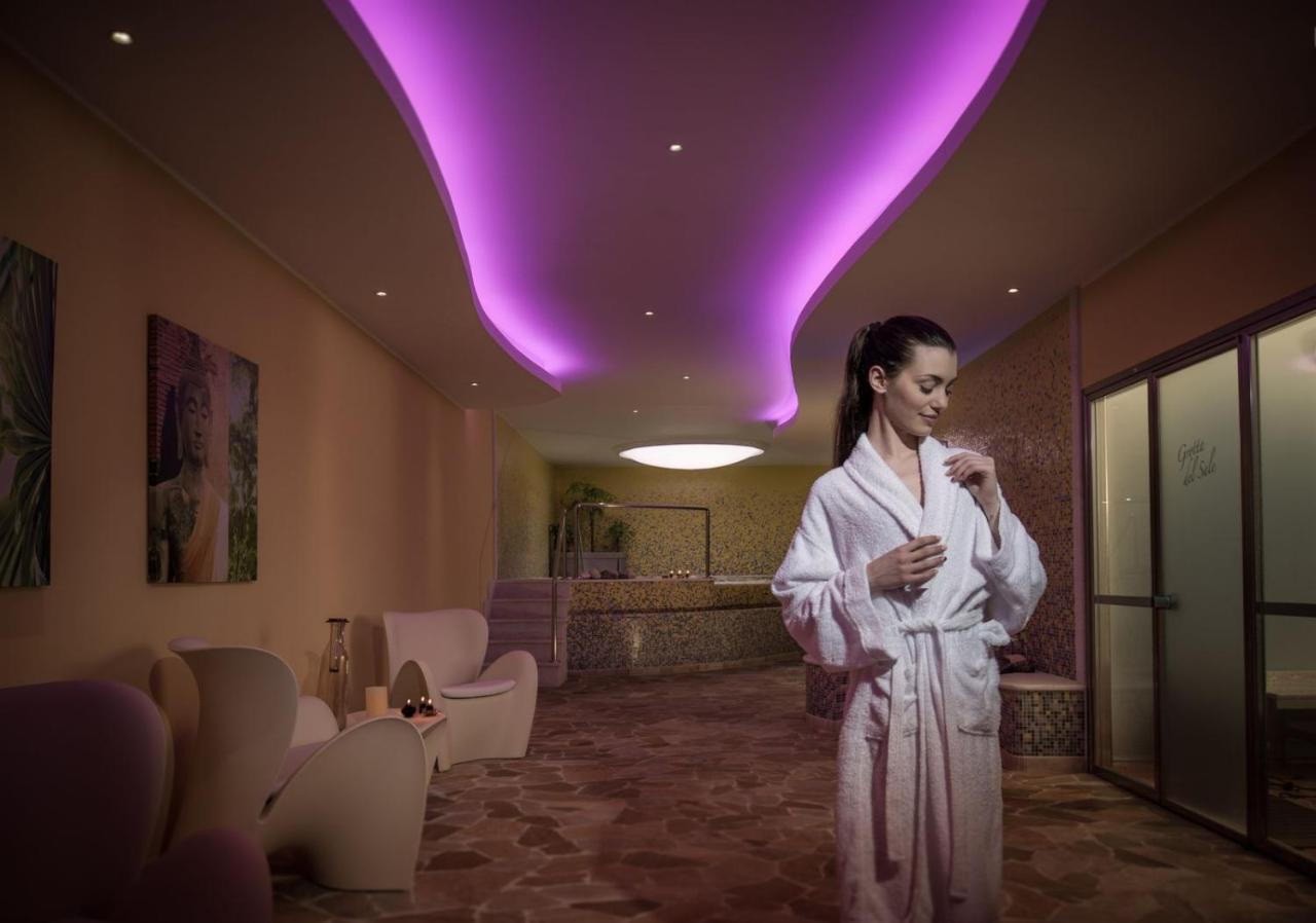 Lu' Hotel Карбония Екстериор снимка