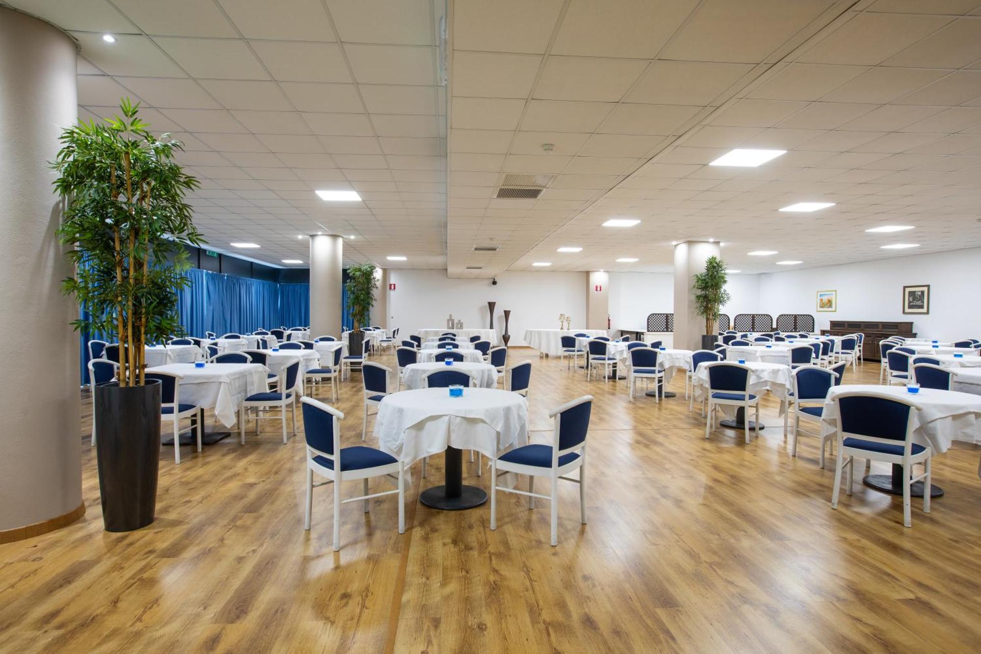 Lu' Hotel Карбония Екстериор снимка