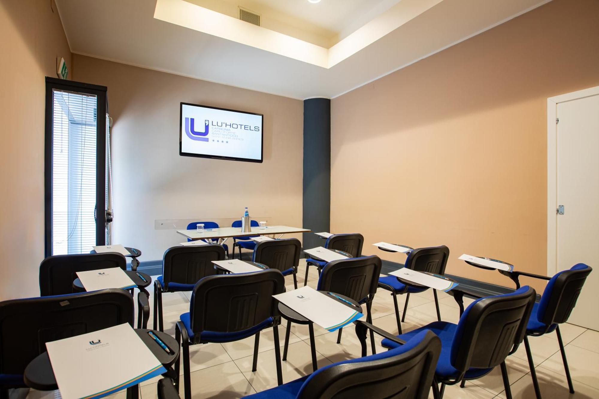 Lu' Hotel Карбония Екстериор снимка