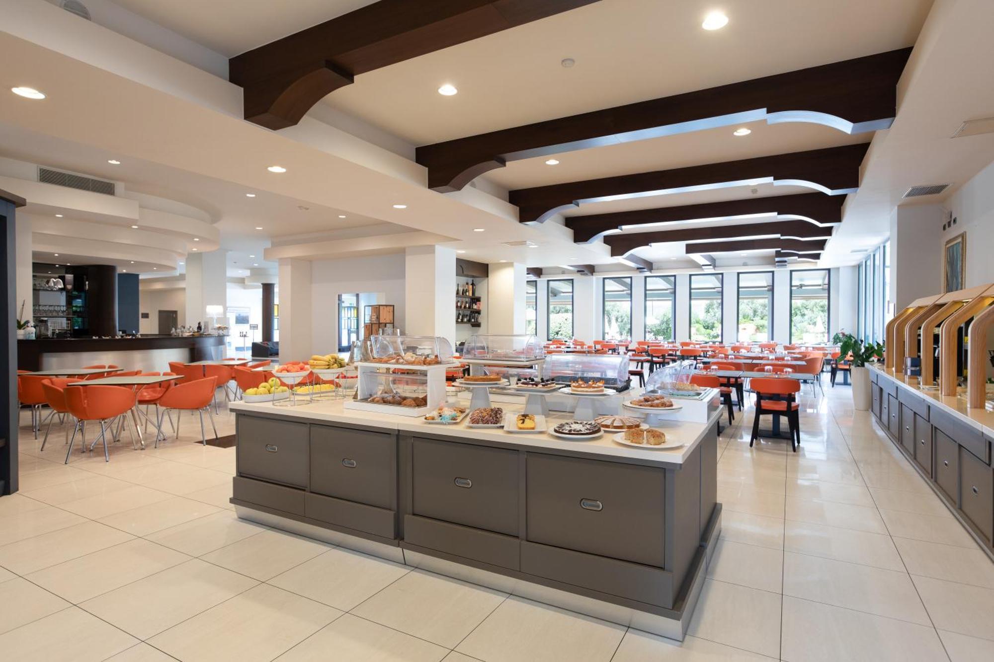 Lu' Hotel Карбония Екстериор снимка