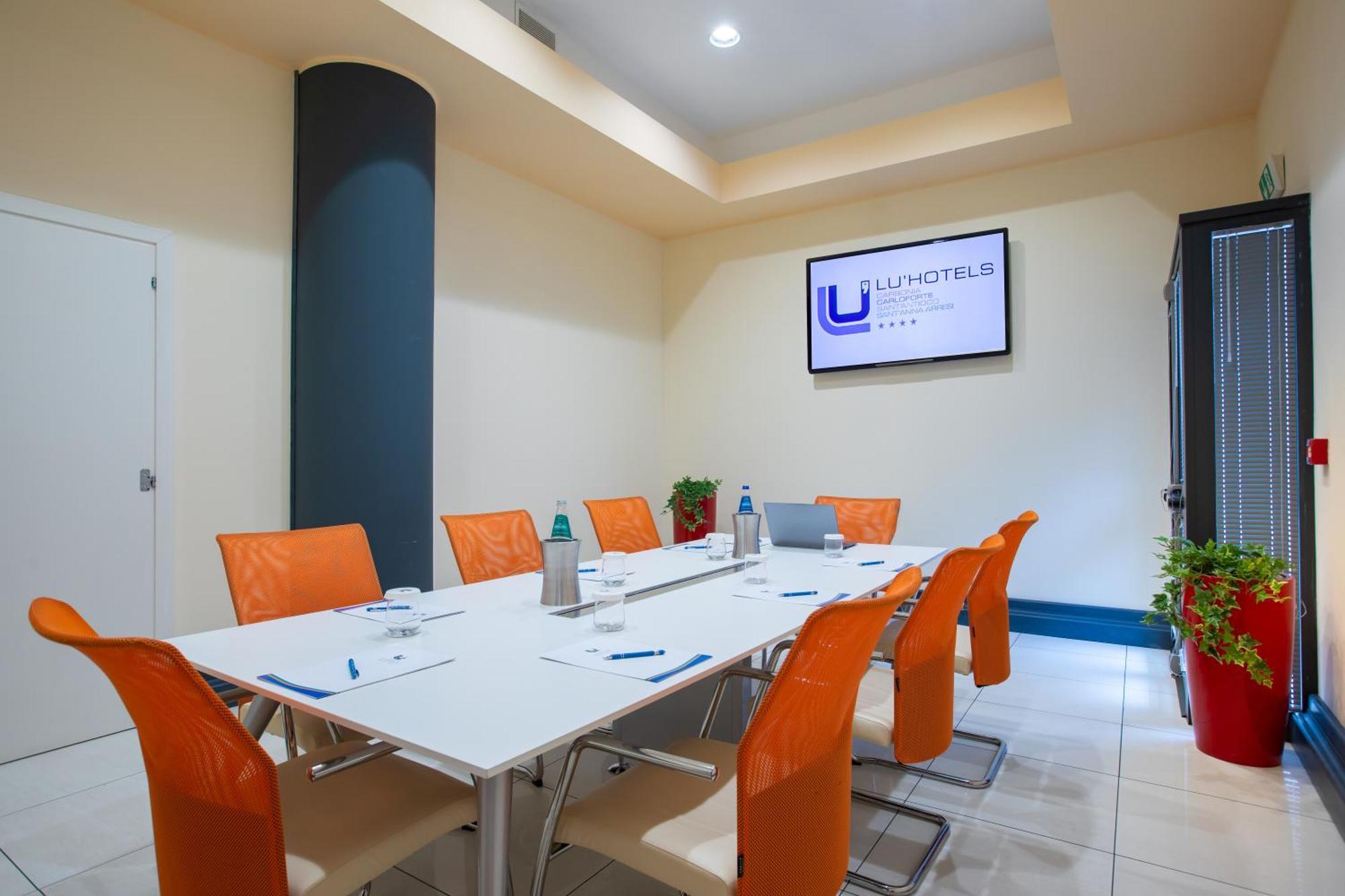 Lu' Hotel Карбония Екстериор снимка