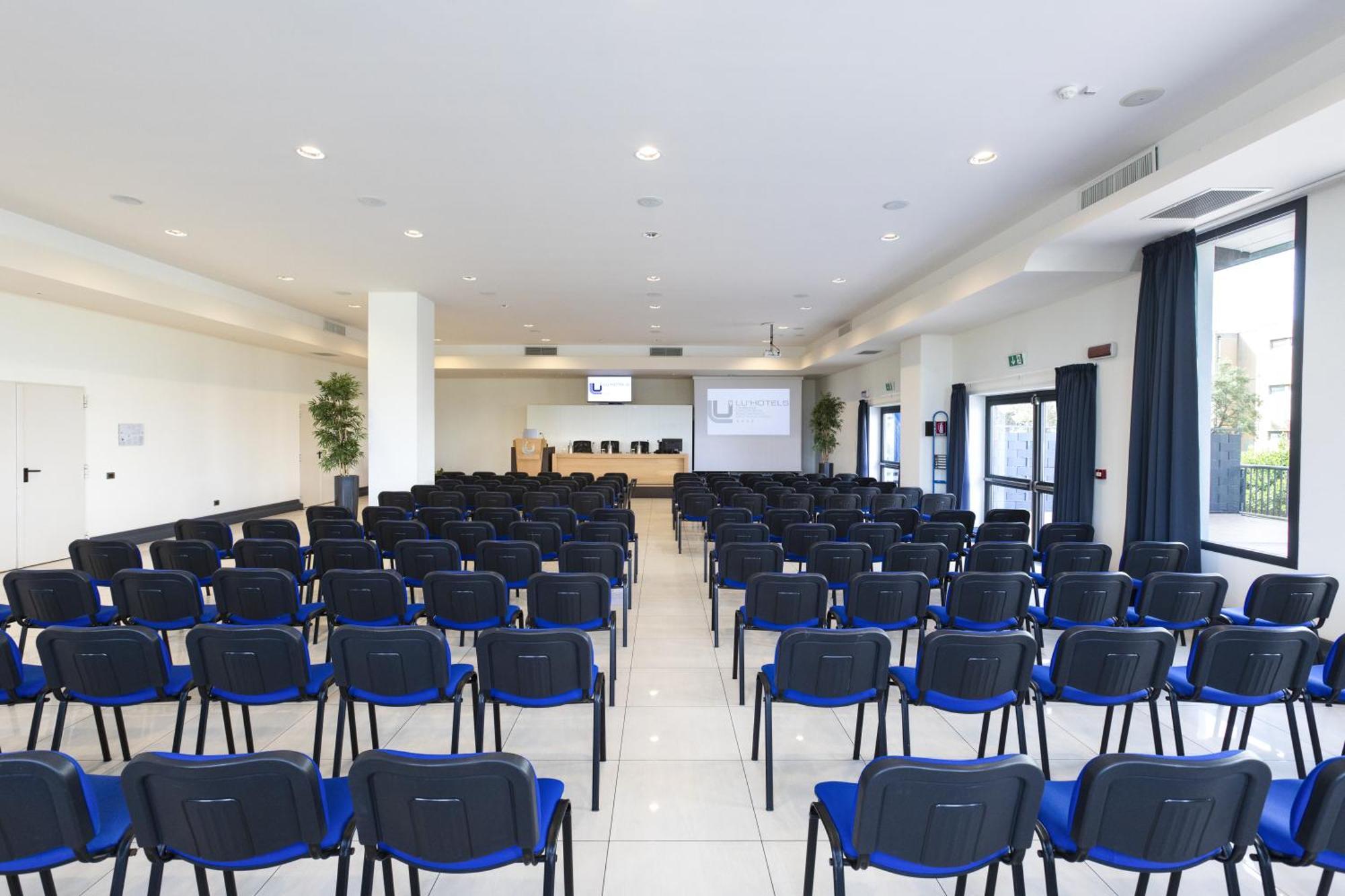 Lu' Hotel Карбония Екстериор снимка